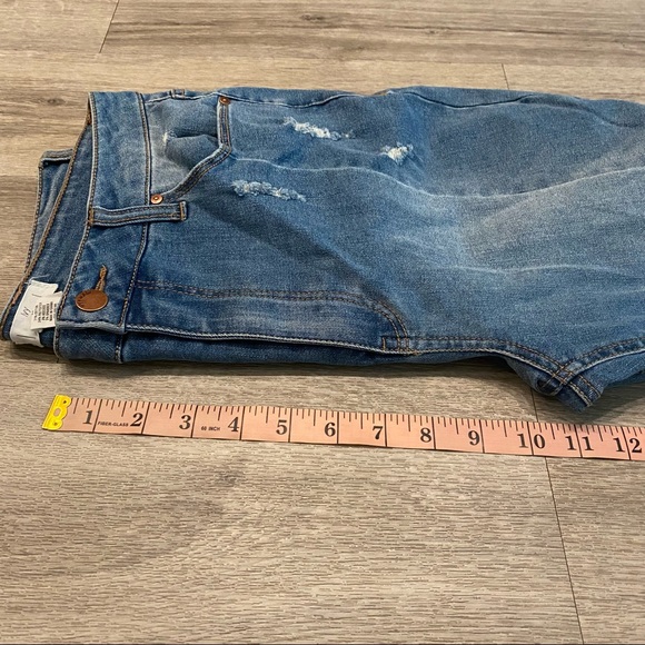 Ivy + Main size 11 straight leg, high rise jeans. - Picture 6 of 7